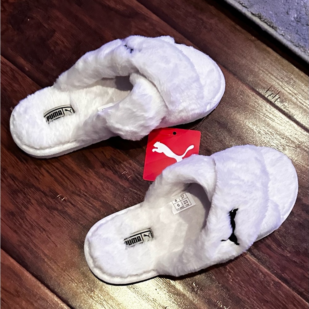 PUMA Fluff & Strap size 6